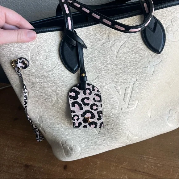 💸 SOLD • Louis Vuitton Wild at Heart Neverfull MM Cream Empreinte - Picture 3 of 16